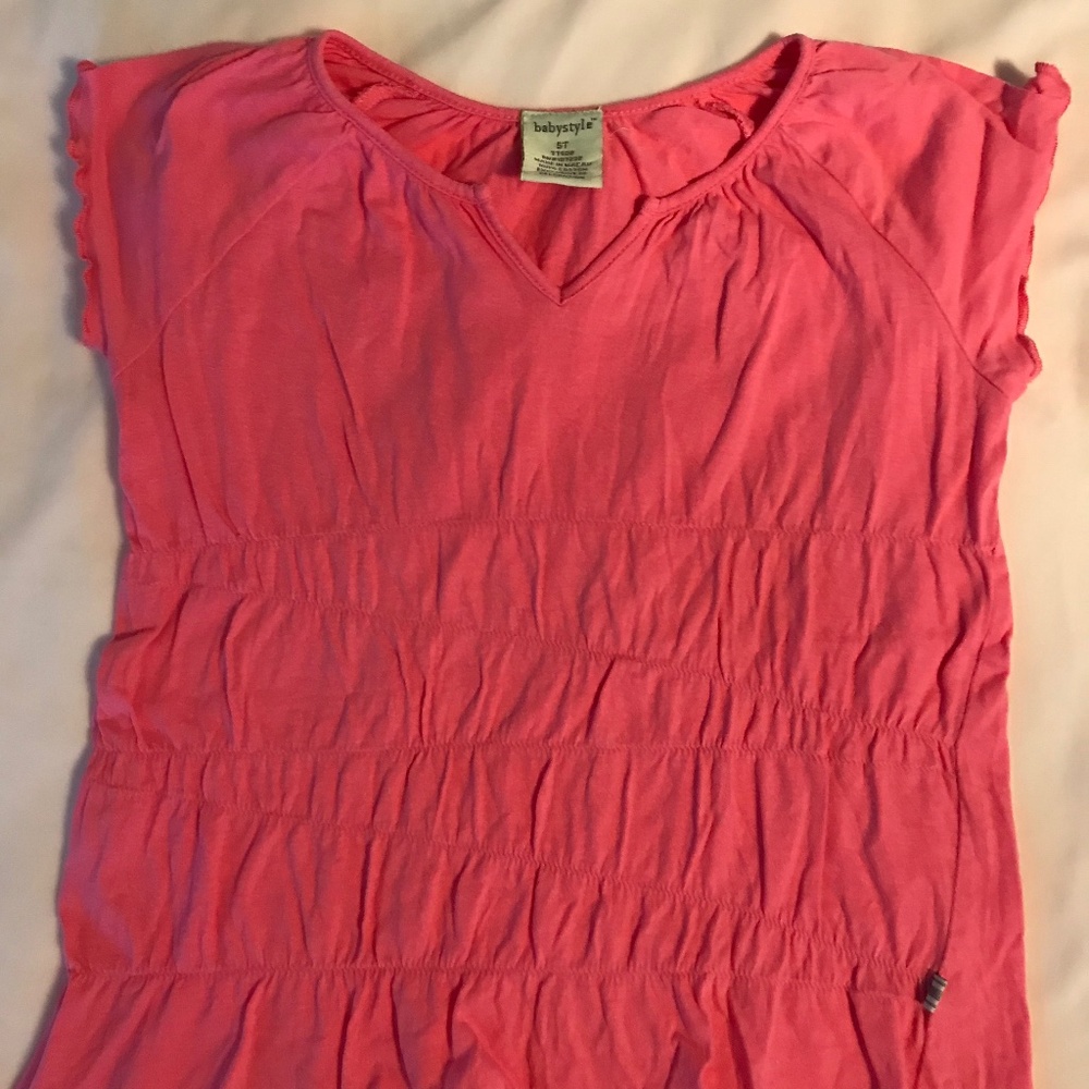 Girlie t-shirt for little girl - size 5